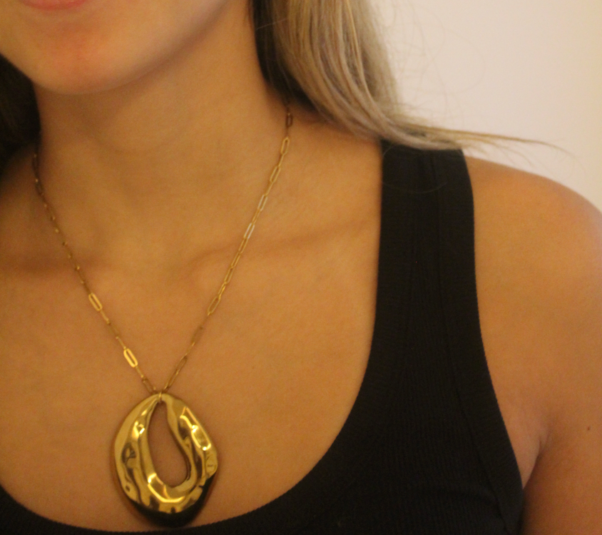 Hammered Open Oval Pendant Paperclip Necklace - Gold