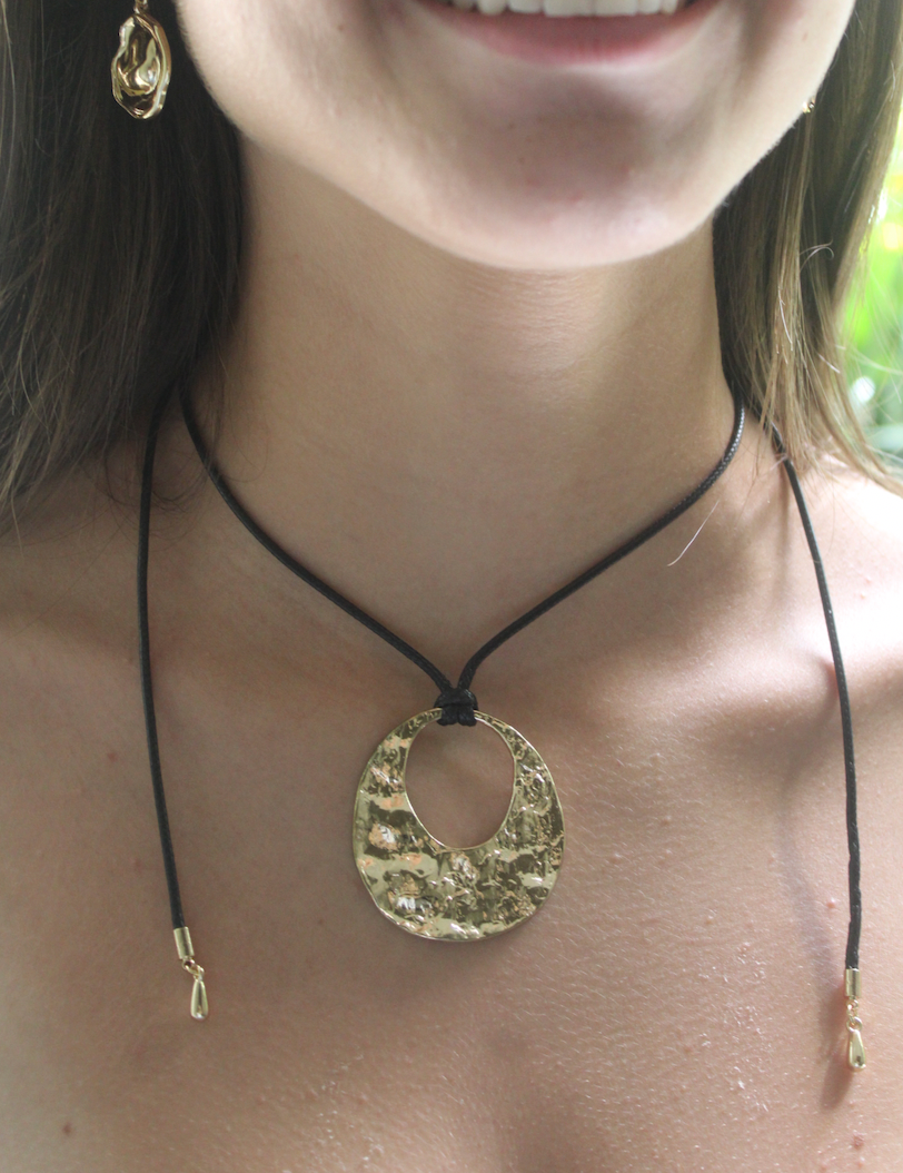 Hammered Oval Pendant Cord Necklace - Gold